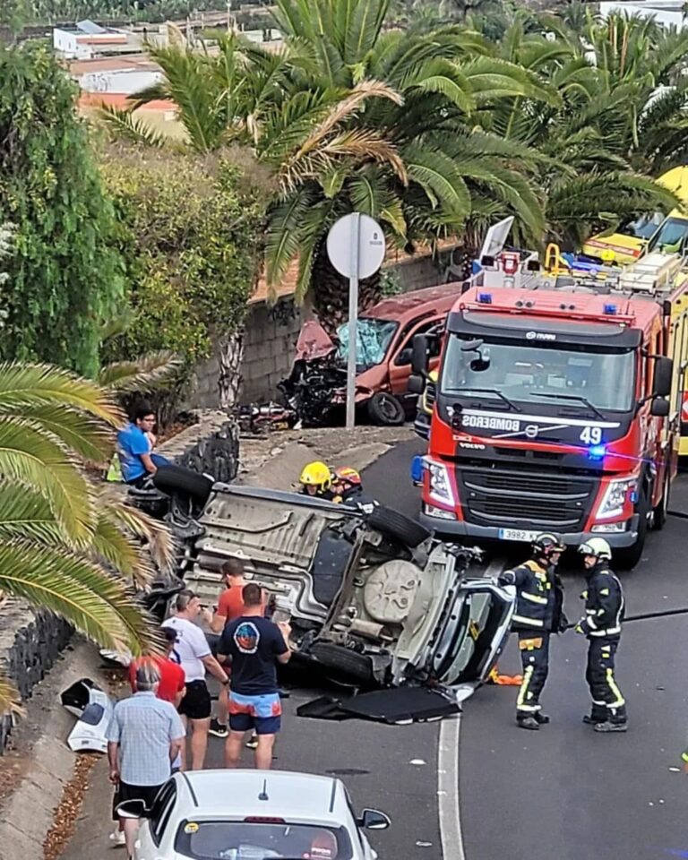 Una mujer muere y tres personas resultan heridas en una colisión múltiple en Icod de los Vinos