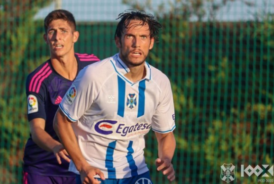 Corredera: «Queremos ganar al Lugo para ver el vaso medio lleno e ilusionar»