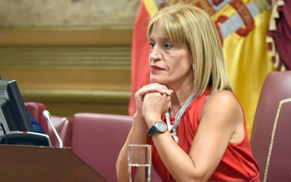 NC reprocha a Sánchez que el REF recoge la "inexistencia" de transporte interurbano y pide ampliar la bonificación a las guaguas