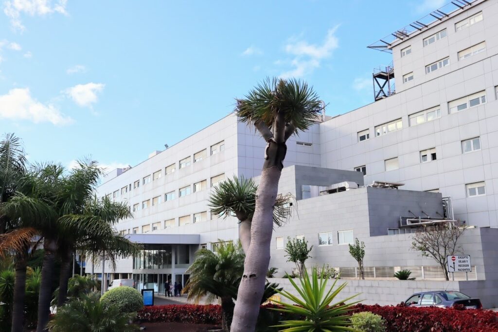 La Candelaria, el mejor hospital de Canarias según el Índice de Excelencia hospitalario. Imagen de archivo de la entrada principal del Hospital Universitario Nuestra Señora de Candelaria, cedida por el Gobierno de Canarias.
