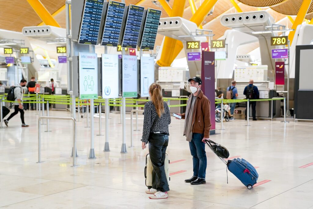Raquel Sánchez anuncia el fin de la obligatoriedad del uso de las mascarillas en los aeropuertos