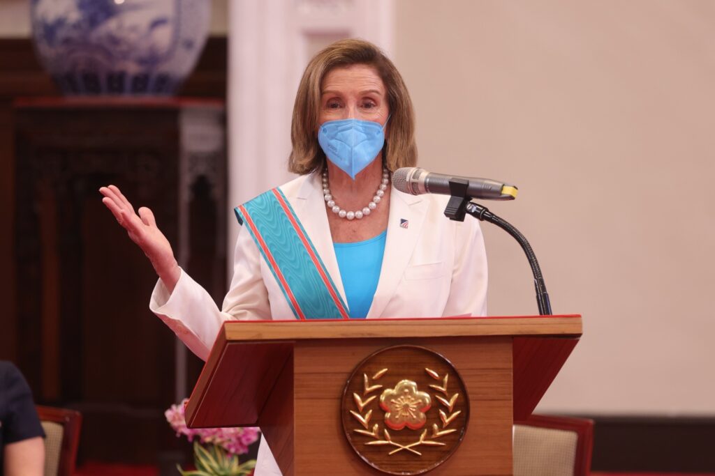 Pelosi descarta que su visita haya perjudicado a Taiwán y califica la disputa como "ridícula"