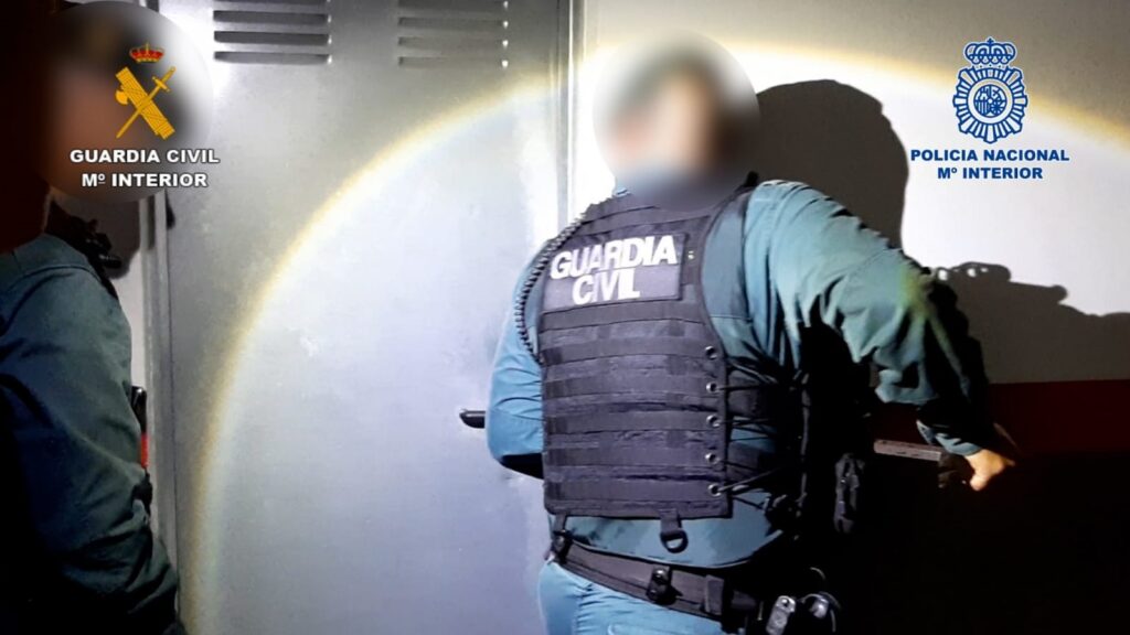 Desarticulan una organización que favorecía la salida de Canarias de migrantes irregulares