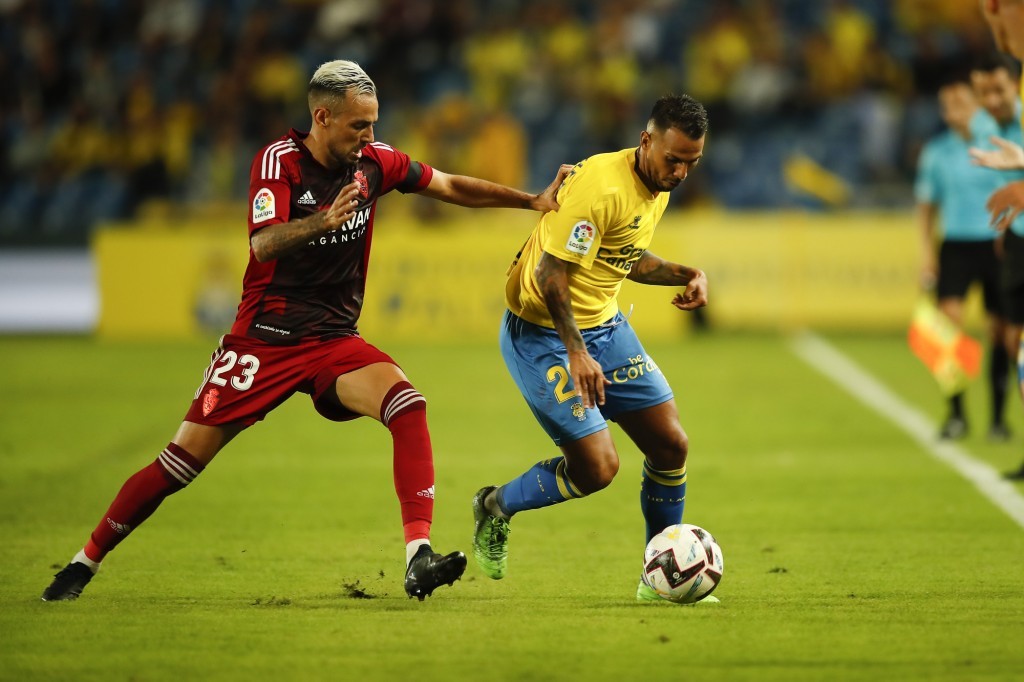 Las Palmas y Zaragoza, un partido con buenas paradas por ambos guardametas