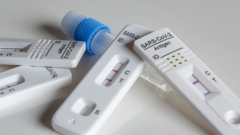 La venta de test de antígenos en Canarias baja un 31% en la última semana de julio