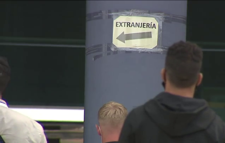 CCOO convoca una huelga en Extranjería para denunciar el colapso del sistema