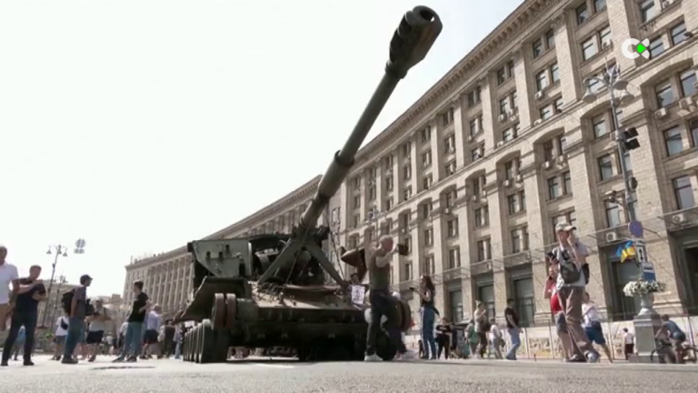 Kiev ha expuesto tanques rusos destruidos por el ejército ucraniano