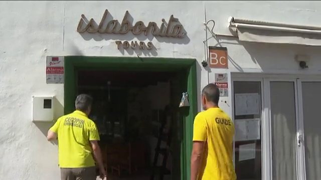 Empresarios de Puerto Naos acceden de manera puntual y controlada a sus negocios