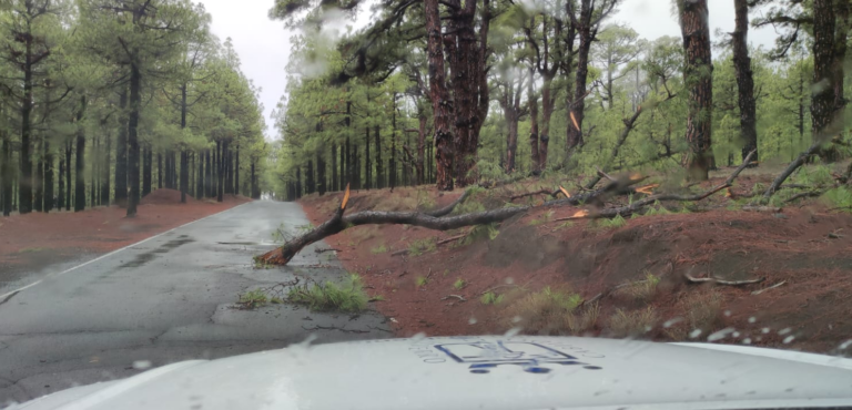 El Hierro, la única isla que sigue en alerta