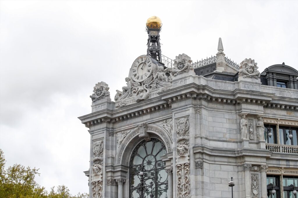 La tasa interanual se incrementó un 3,6% respecto al mismo trimestre del año pasado. Asimismo, la ratio de deuda pública sobre PIB fue del 116,1%, lo que supone 1,3 puntos porcentuales menos respecto a la del primer trimestre