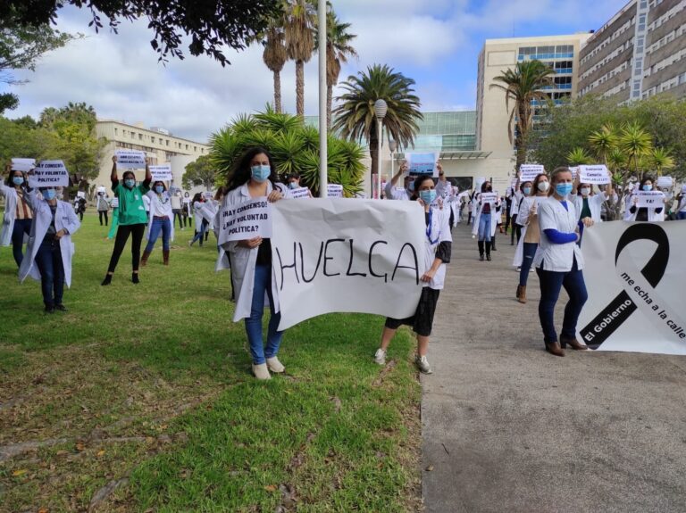 Médicos temporales avisan de un otoño conflictivo por la «inacción» del Gobierno de Canarias