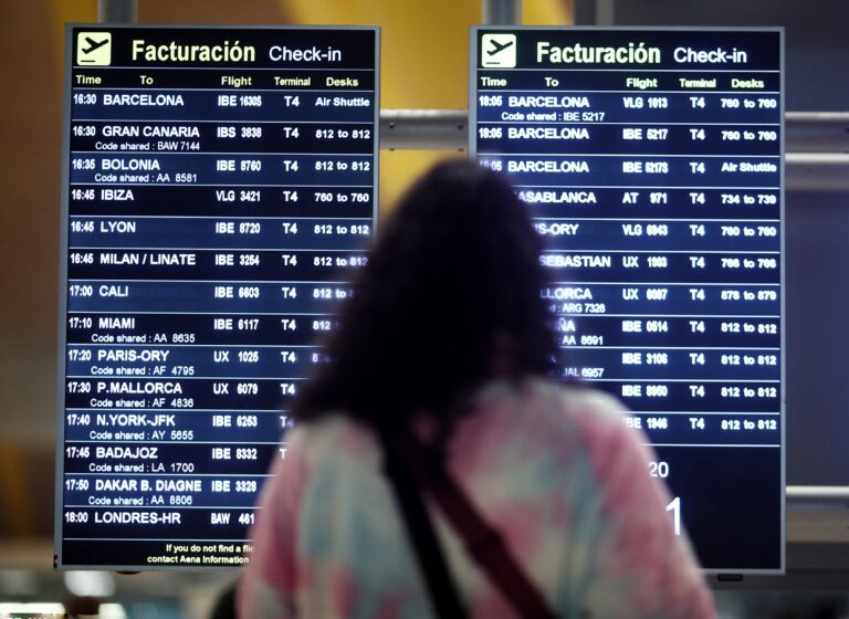 252 vuelos cancelados en Canarias