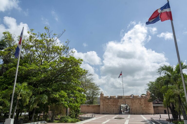 República Dominicana declara este lunes día no laborable por la llegada del huracán ‘Fiona’