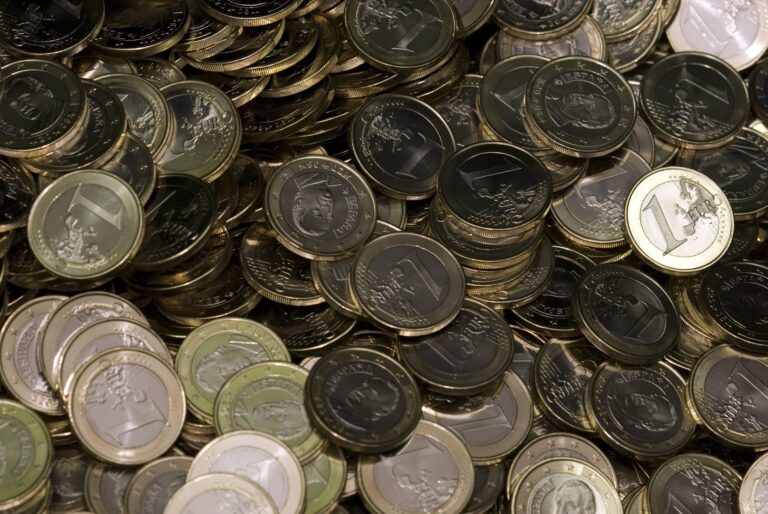El euro alcanza su valor mínimo desde hace 20 años