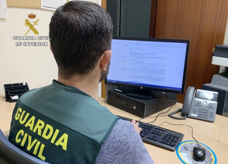 Detenidos dos hombres por robar dos baterías de antena de telefonía móvil