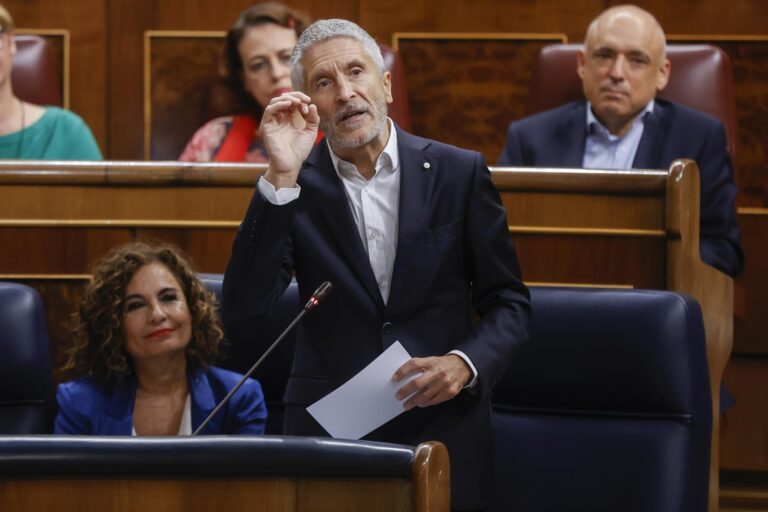 Grande-Marlaska avala la «proporcionada» respuesta al ataque «violento» en Melilla