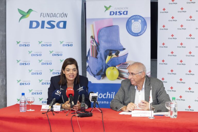 1.600 menores de Canarias vuelven al cole con «Mochilas llenas»