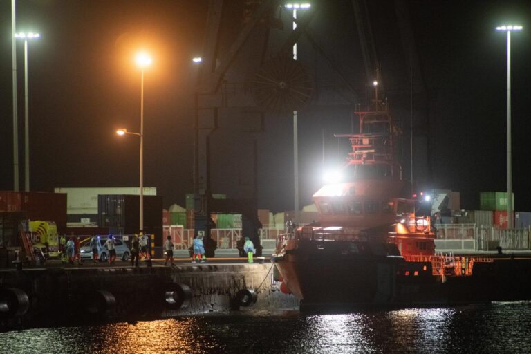 Una patera con 23 migrantes llega a Canarias coincidiendo con la tormenta