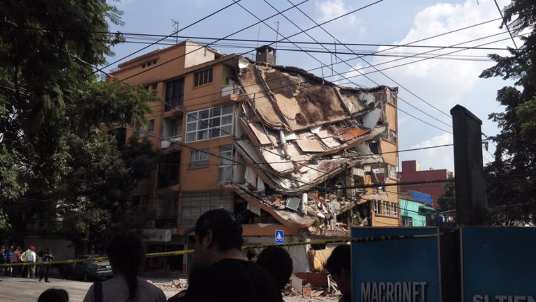 Ascienden a dos los muertos tras el terremoto de 7,4 que ha sacudido México