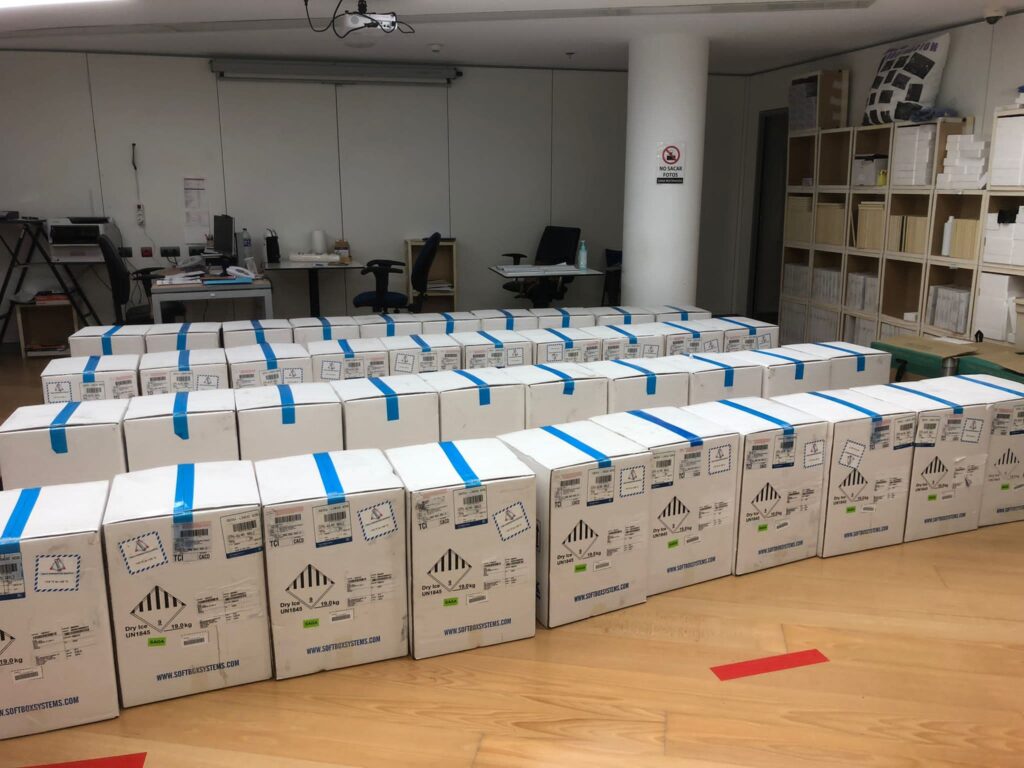 Canarias recibe 273.600 dosis de las nuevas vacunas contra la covid-19