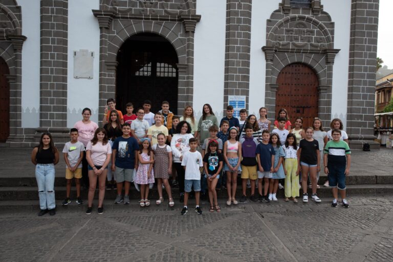 La 70 Romería-Ofrenda reúne a 52 jóvenes verseadores de toda Canarias