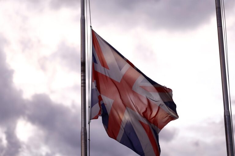 Los británicos afincados en España lloran la muerte de Isabel II