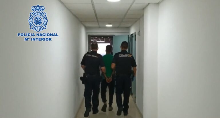 Detenido por prender fuego a la caseta en la que pernoctaba una persona en Arrecife (Lanzarote)