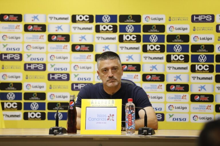 Pimienta asegura que el encuentro ante el Huesca no le impedirá alinear a Sandro