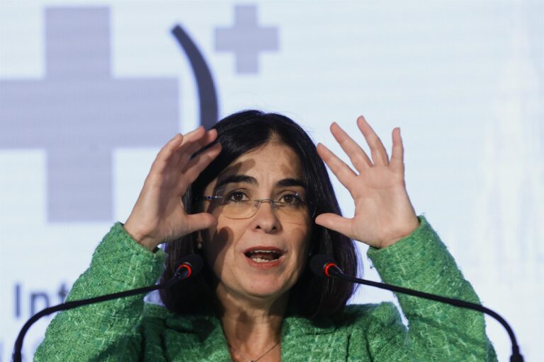 Darias: el coronavirus «está en tendencia ascendente leve»