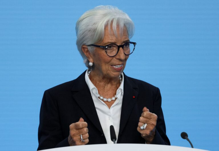 El BCE sube los tipos de interés en tres cuartos de punto, hasta el 2 %
