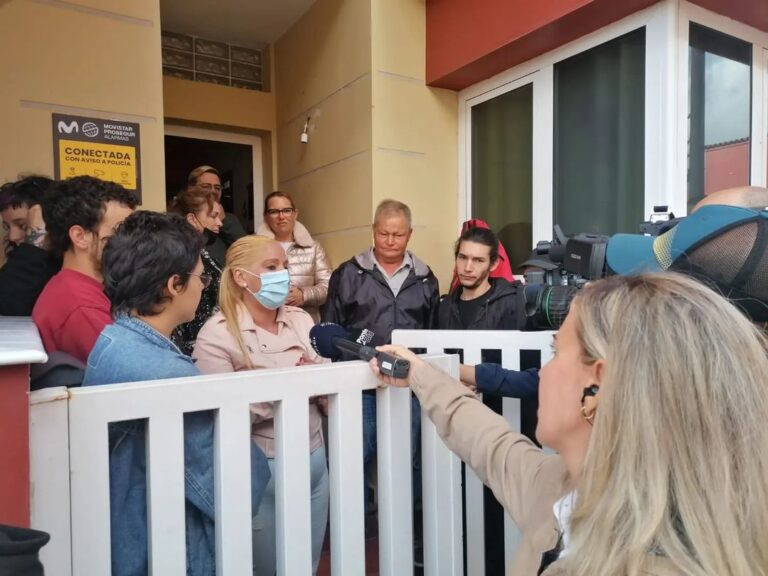 Paralizan el desahucio de una madre y su bebé de 9 meses en La Laguna