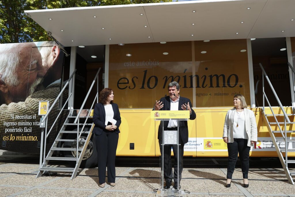 Una guagua informativa sobre el Ingreso Mínimo Vital