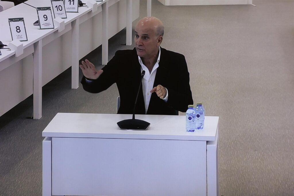 El exdirectivo de Adif culpa al maquinista del accidente del Alvia