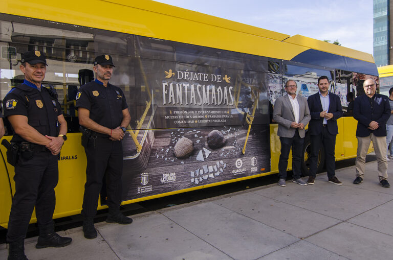Nueva campaña de seguridad en el transporte público en Halloween en Las Palmas de Gran Canaria