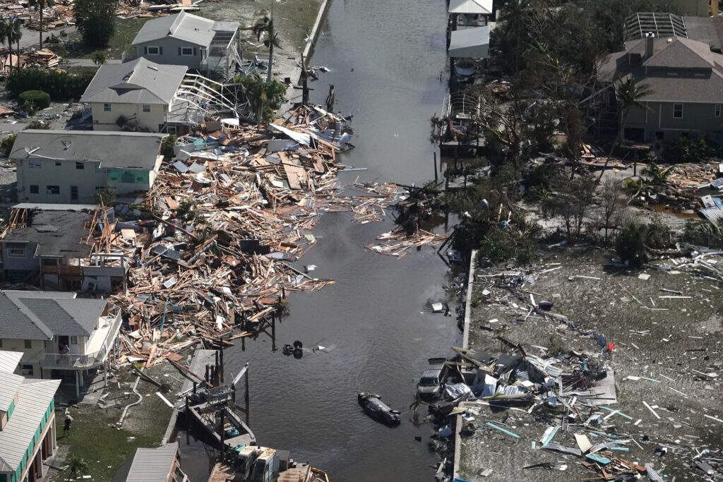 Se elevan a 45 los muertos a consecuencia del huracán 'Ian' en Florida