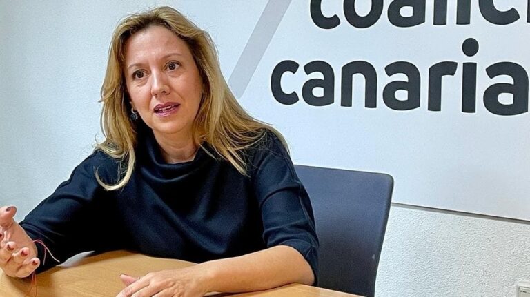 Mitigar los atascos en Tenerife en 90 días, promesa electoral de Rosa Dávila
