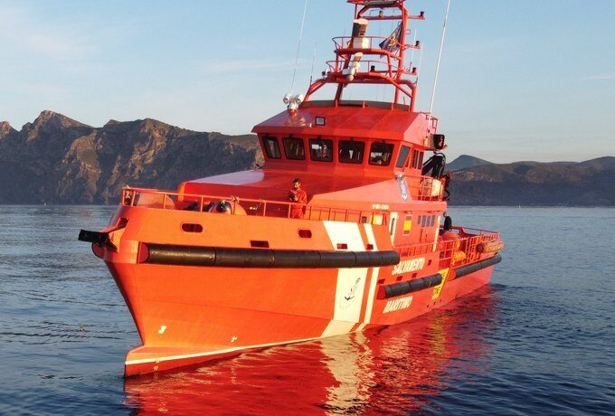Rescatan una patera con 34 migrantes a diez millas de Lanzarote