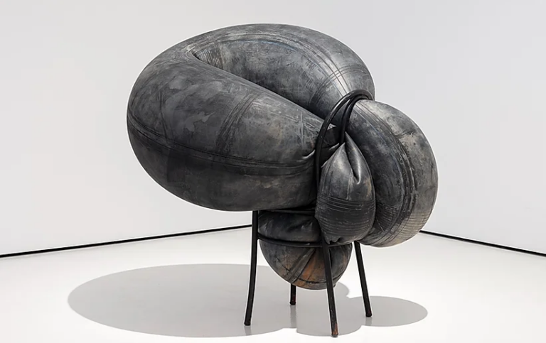 Klaus Berends convierte los objetos olvidados y despreciados en arte