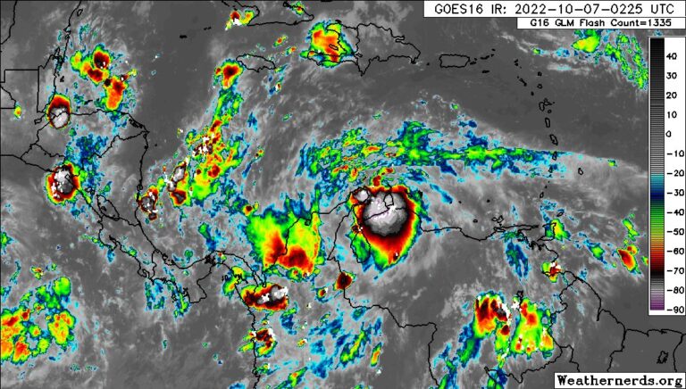 La «potencial» tormenta tropical Trece deja inundaciones en varios puntos del Caribe