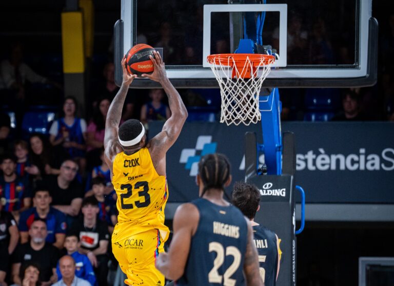 67-65. El Lenovo Tenerife cae ante el Barça en un partido ajustado