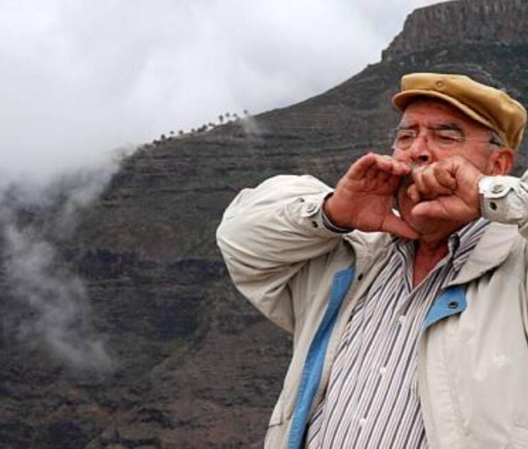 El Cabildo pone en marcha un proyecto para la recopilación de la memoria oral del Silbo Gomero