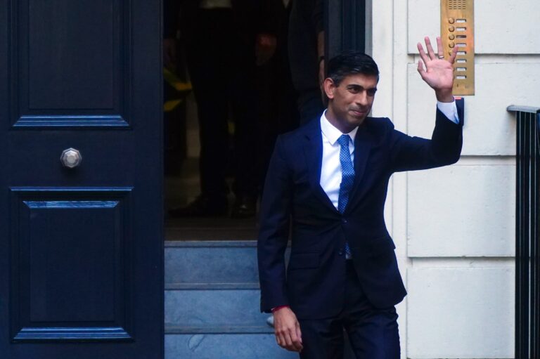 Rishi Sunak, nuevo primer ministro de Reino Unido tras reunirse con Carlos III