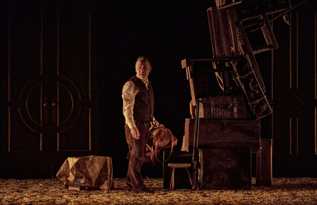 El Teatro Cuyás, en Gran Canaria, acoge la primera versión teatral de 'Los santos inocentes'