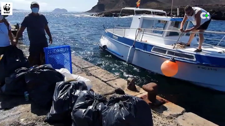 El Instituto Ecoagua de la ULPGC estudia los residuos marinos de Canarias