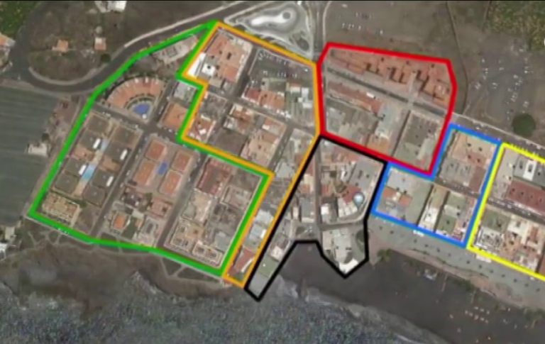 Vecinos de Puerto Naos y La Bombilla acceden a sus hogares durante dos horas