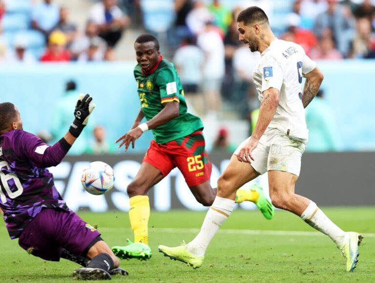 Las selecciones de Camerún y Serbia empatan en un partido «loco» (3-3)