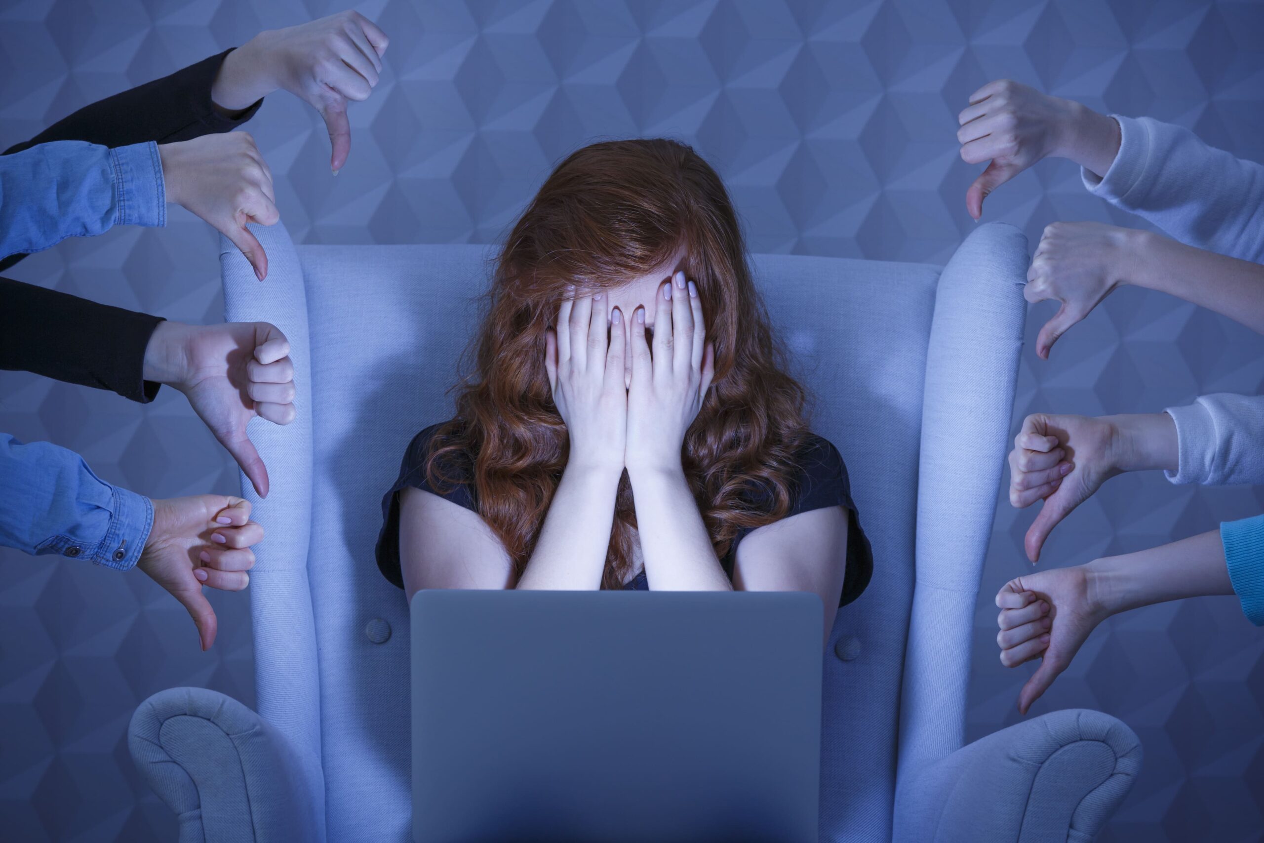Redes sociales en las aulas: ansiedad, acoso y medicación
