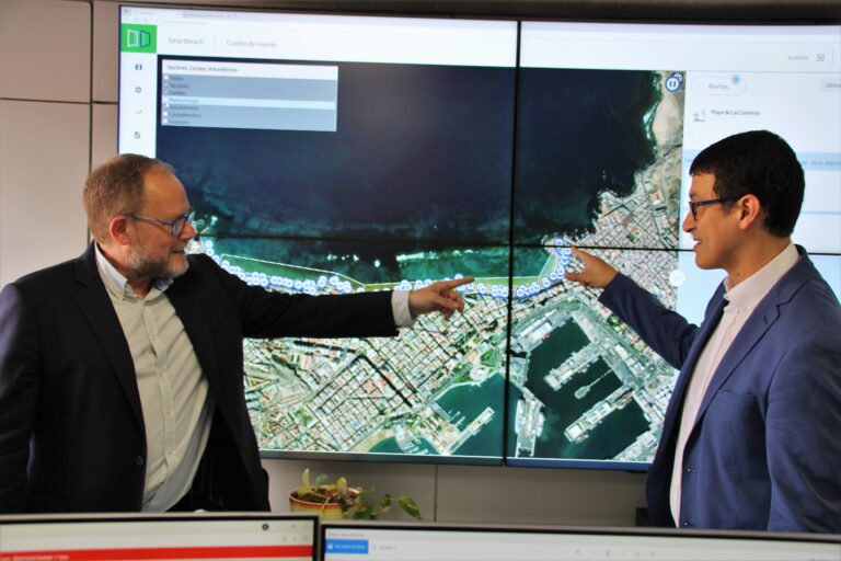 Las Canteras, primera playa urbana monitorizada en tiempo real