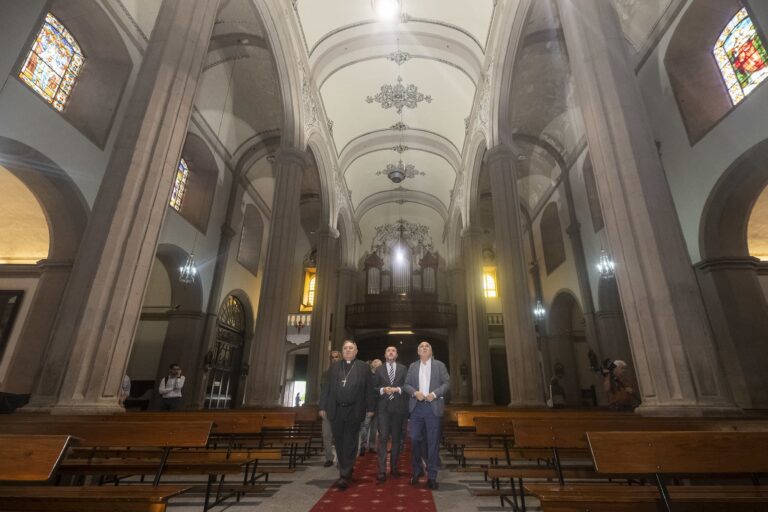 El Cabildo restaura la cubierta y murales de la Iglesia de Santiago de Gáldar