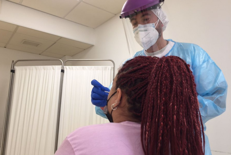 Canarias se mantiene en nivel de riesgo sanitario bajo por COVID-19